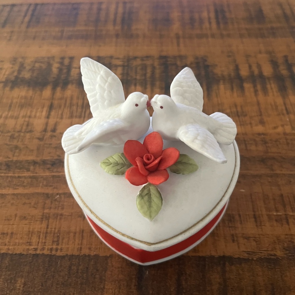 Lefton 1983 Heart-Shaped Ceramic Box with Doves and Red Rose